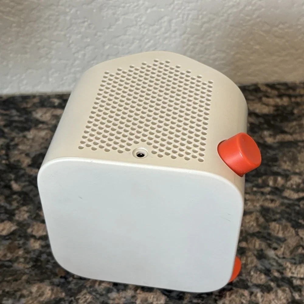 Yoto Player 1st Gen, Kids Audio & Music Player Audiobook -No Power Charger
